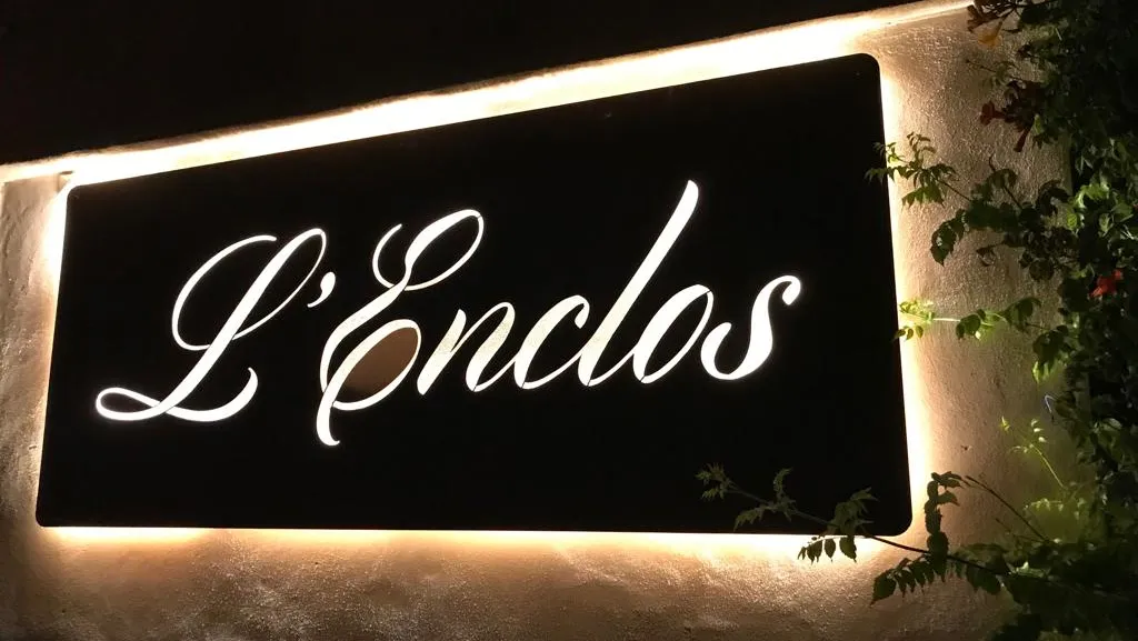 L' enclos